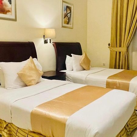 Crown Palace Hotel Ajman Eksteriør billede