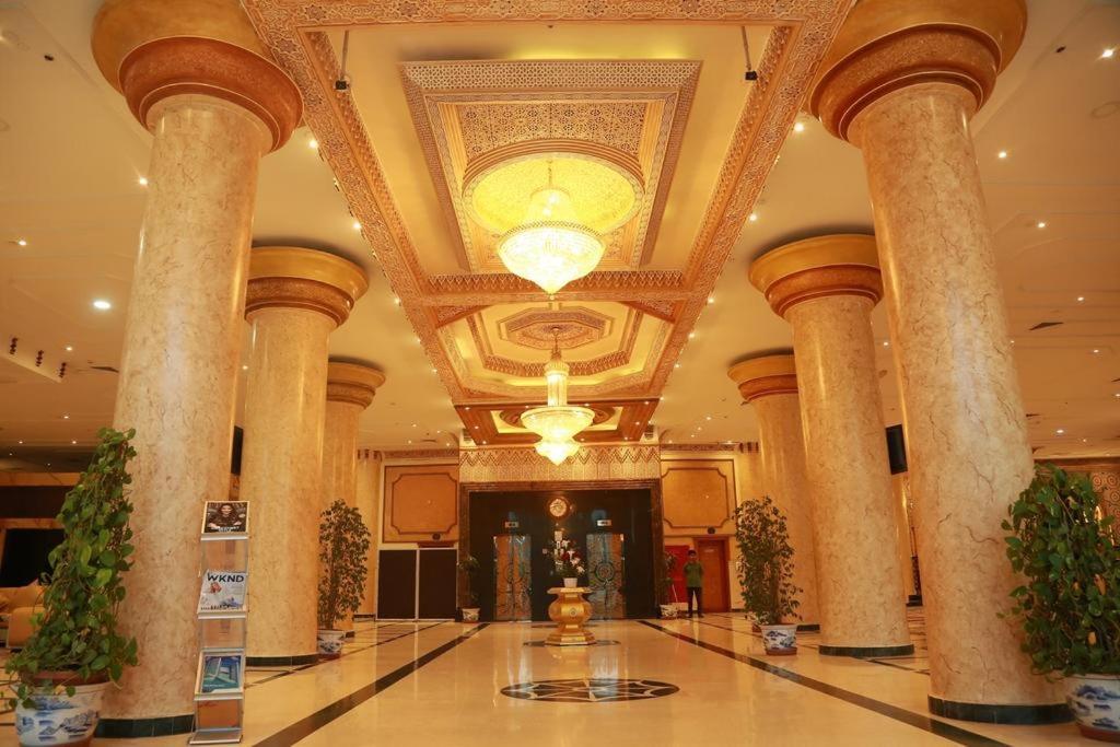 Crown Palace Hotel Ajman Eksteriør billede