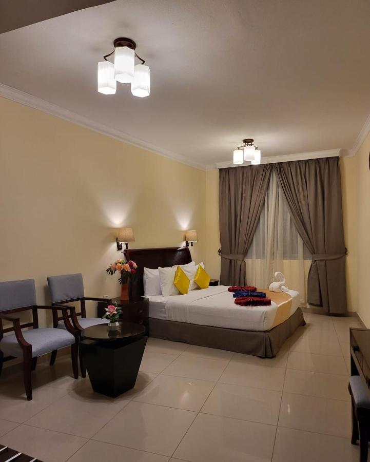 Crown Palace Hotel Ajman Eksteriør billede