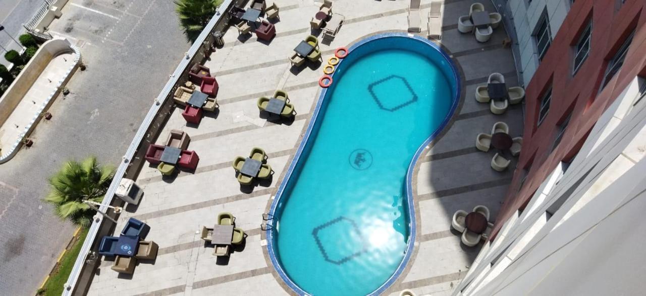 Crown Palace Hotel Ajman Eksteriør billede