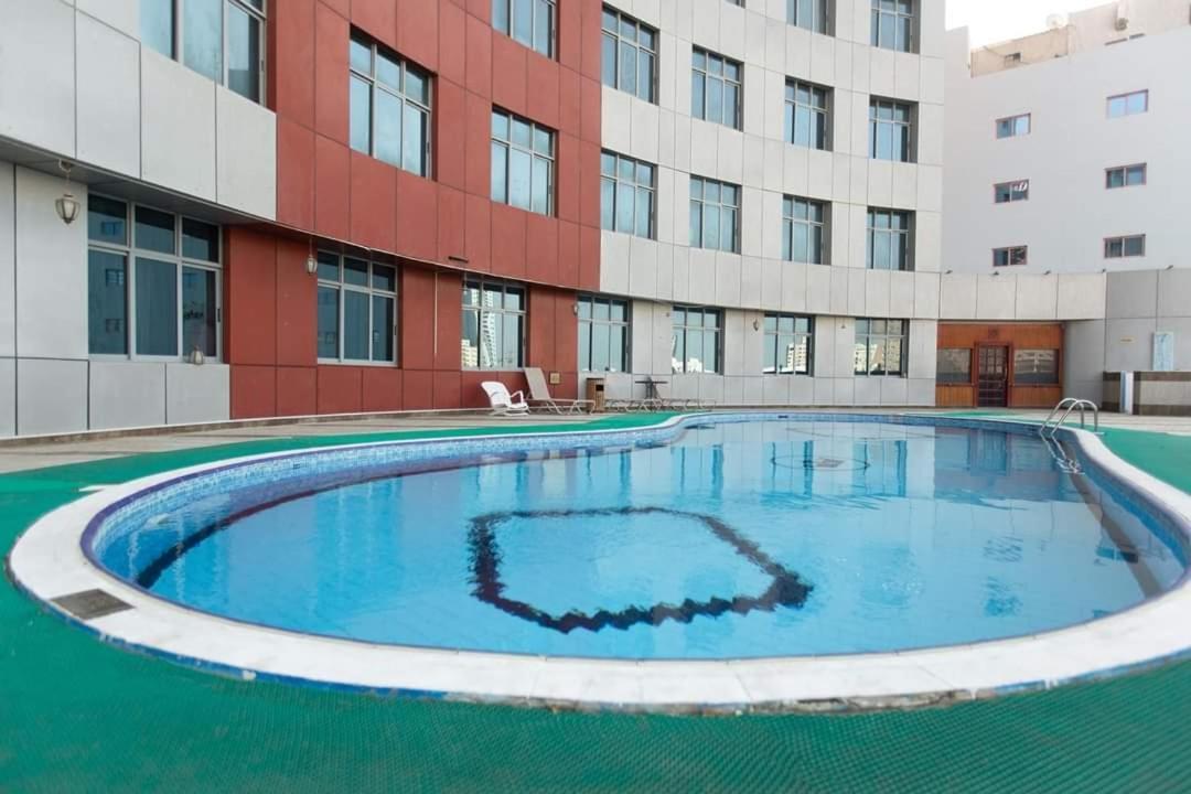 Crown Palace Hotel Ajman Eksteriør billede