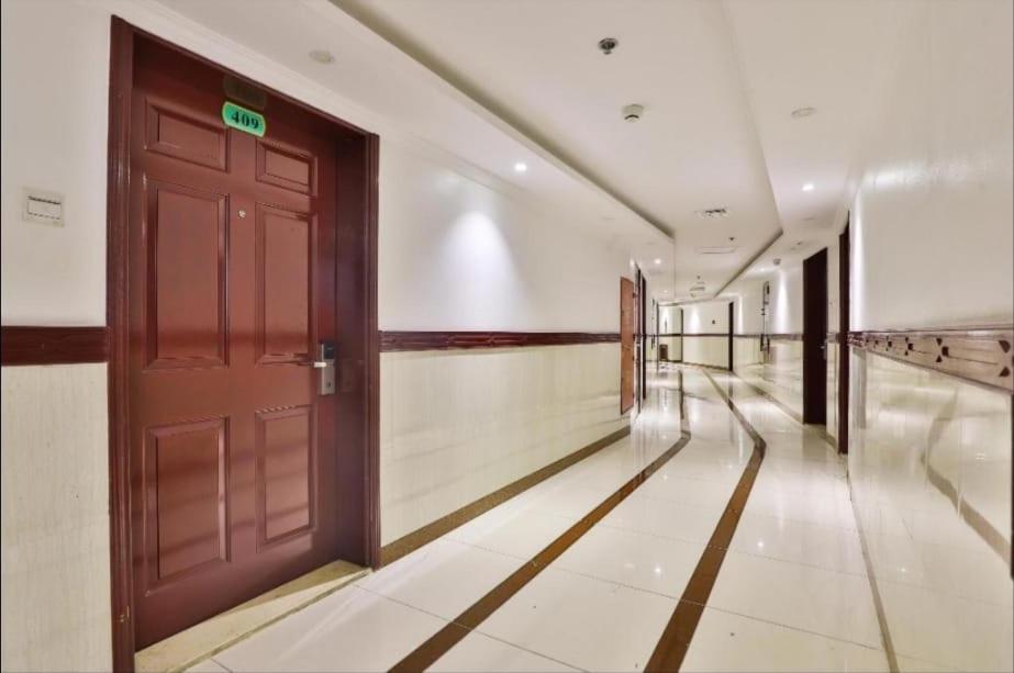 Crown Palace Hotel Ajman Eksteriør billede